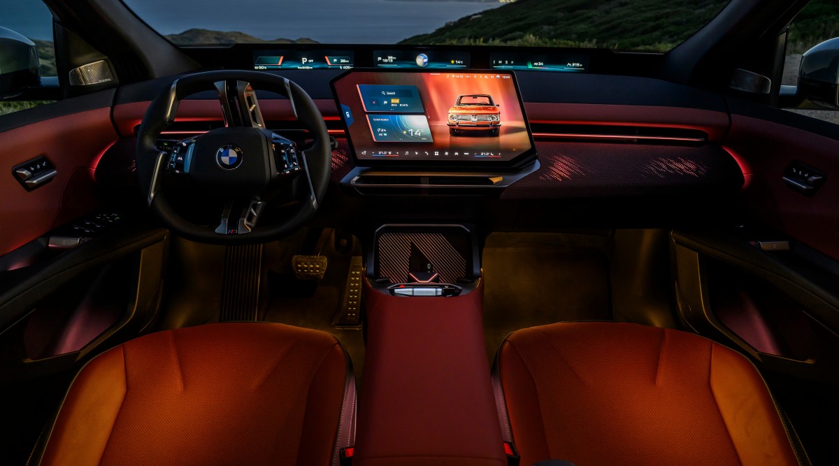 Wide screen effect : BMW Panoramic iDrive