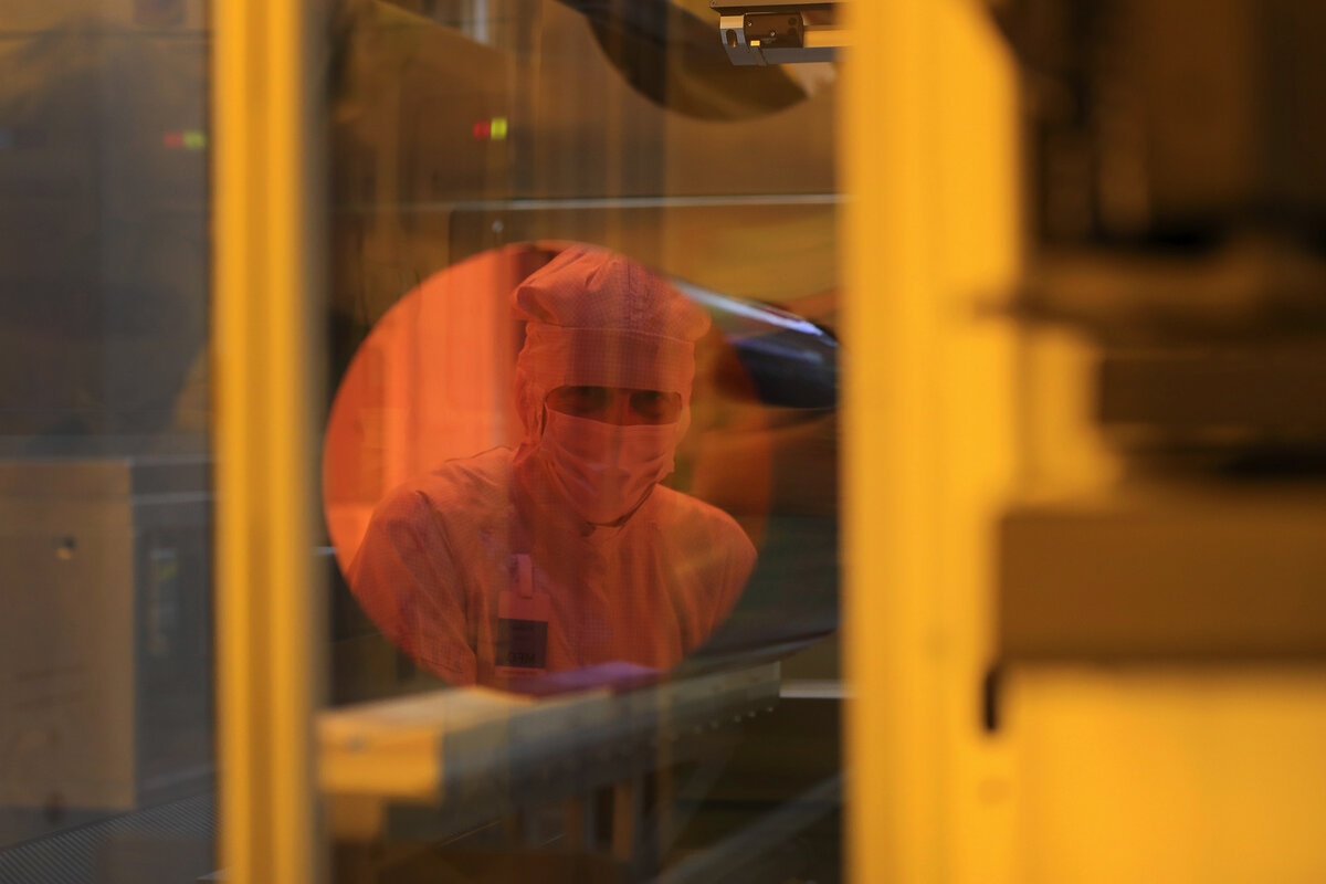 DBS identifies Singapore tech’s winners and losers from Trump’s tariff roulette - THE EDGE SINGAPORE