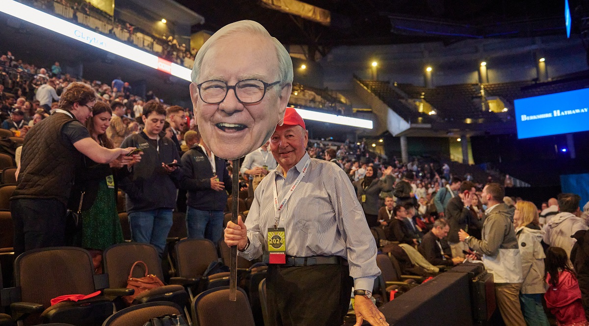 A less-generous Warren Buffett would be US$67 billion richer than Elon Musk - THE EDGE SINGAPORE