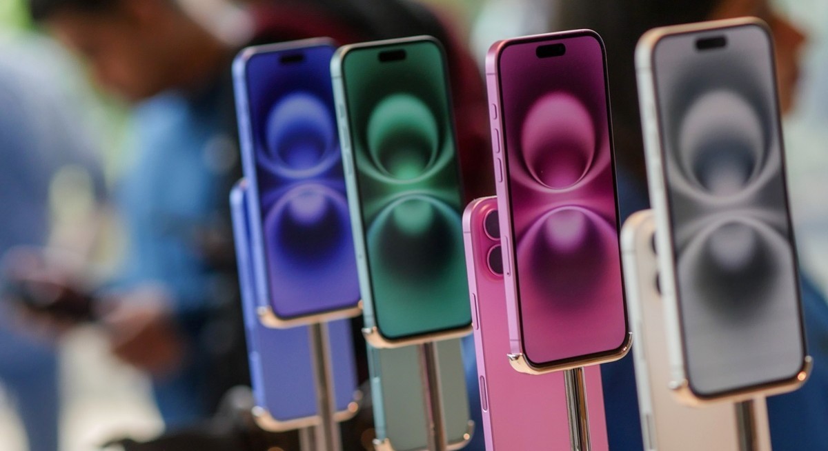 Apple has been looking to stage a comeback in China - THE EDGE SINGAPORE