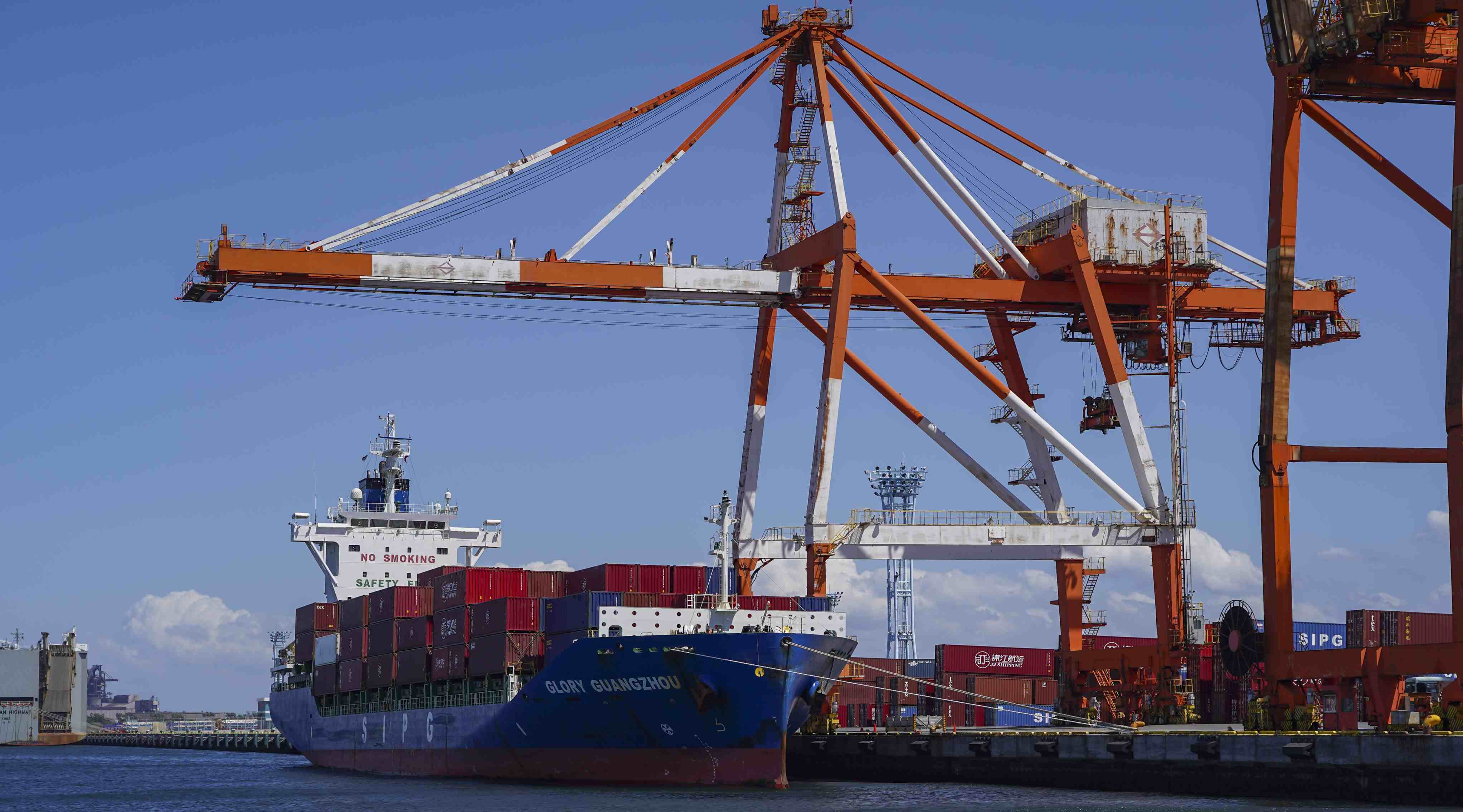 IMF slashes global growth forecast, says downside risks dominate - THE EDGE SINGAPORE