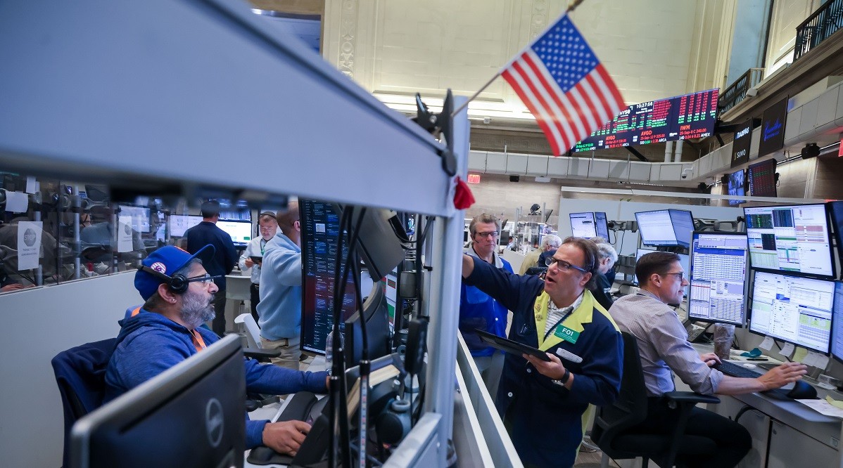 The US$14 trillion US stock rally is seeking a Fed cut playbook - THE EDGE SINGAPORE