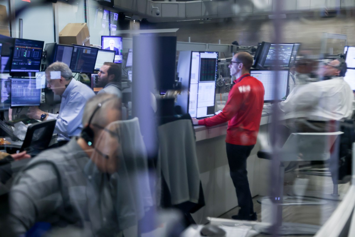 Stock and bond traders eye another volatile open