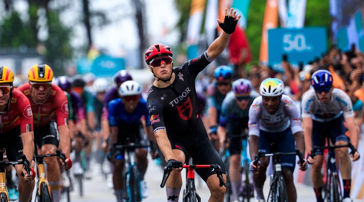 Dare to dream - THE EDGE SINGAPORE