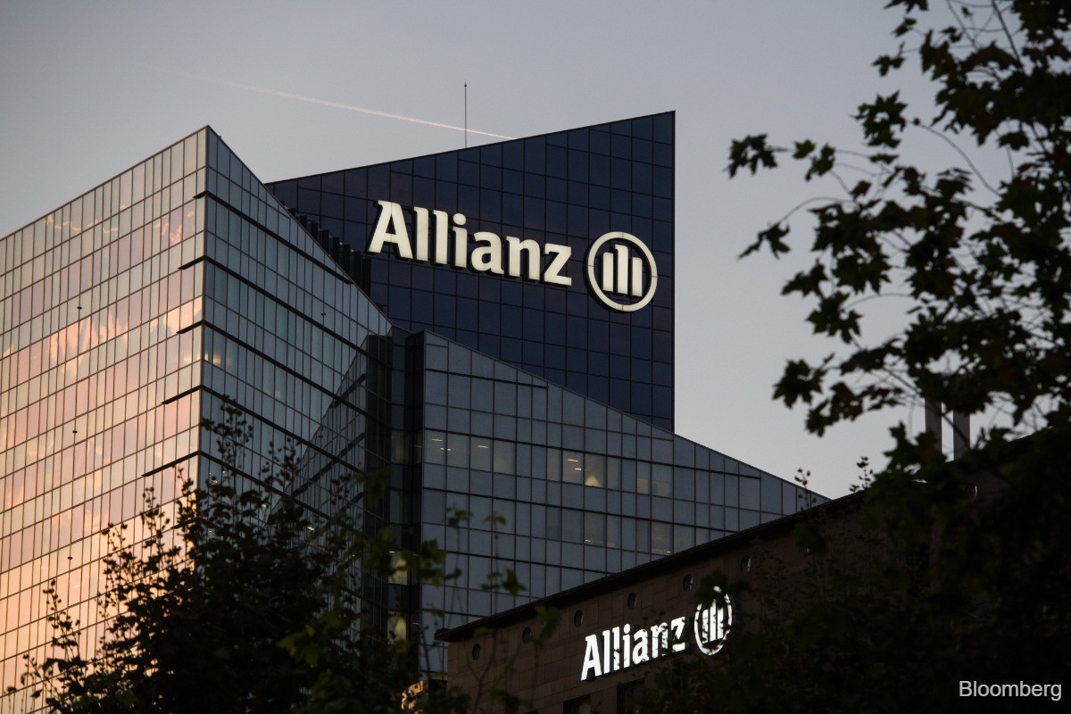 Allianz said to lead bidding for HSBC Life Singapore