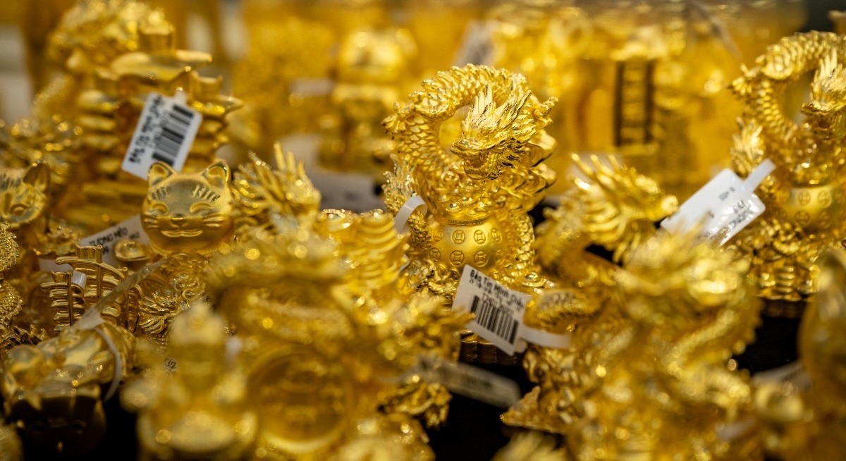 Gold proxies gain on soaring prices, but ‘be prudent, earnings matter!’ reminds OCBC