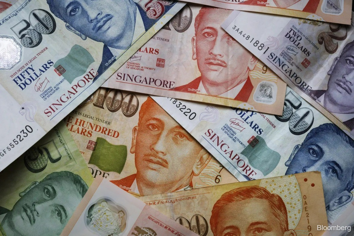 Singapore dollar hits highest in over 11 years versus greenback