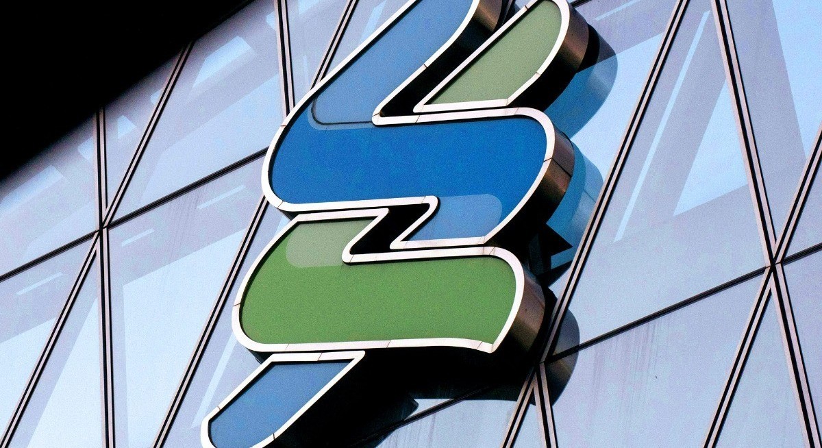 Stanchart logo Bloomberg