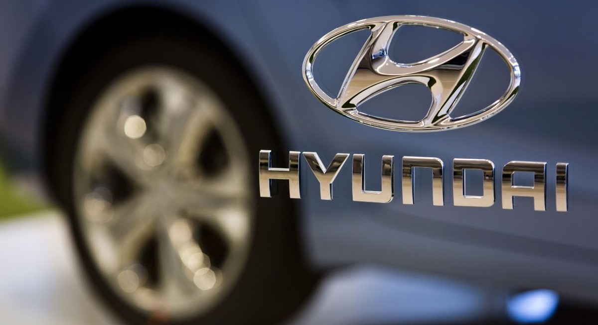 Hyundai shares jump as it reveals it is in 'early' ties with Apple tie-up - THE EDGE SINGAPORE
