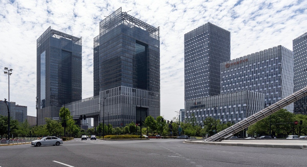 Chinese chipmakers’ lofty valuations prompt investor caution