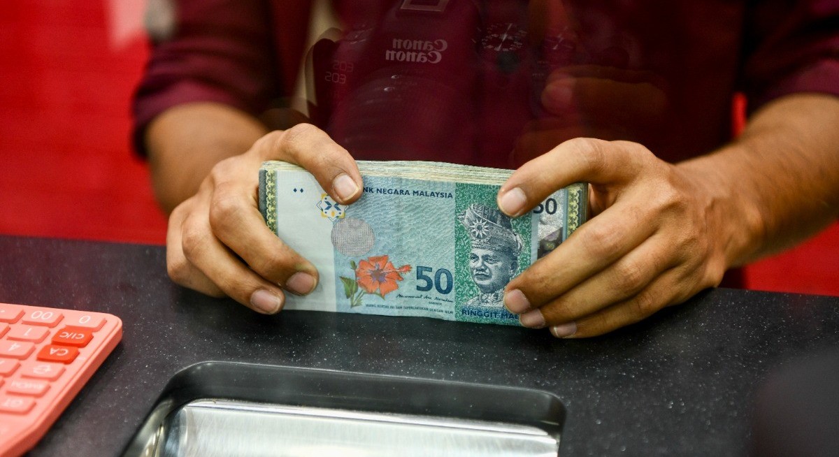 Malaysia's ringgit nears one-year high on rate outlook, growth optimism