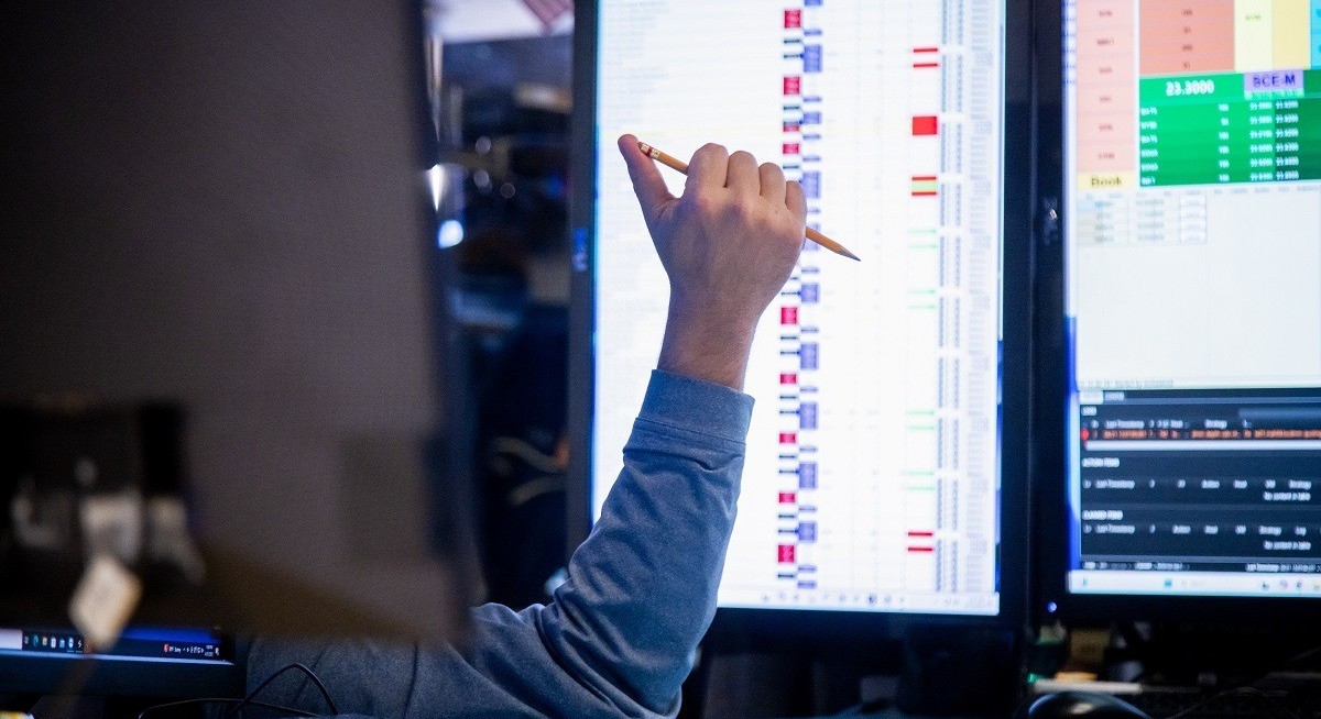 US stocks extend record climb as Cisco, AI IPO boost sentiment