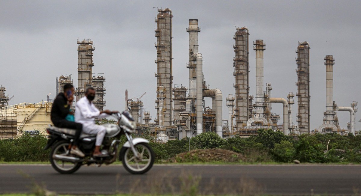 Large Indian refiners take Russian oil as Reliance avoids trade