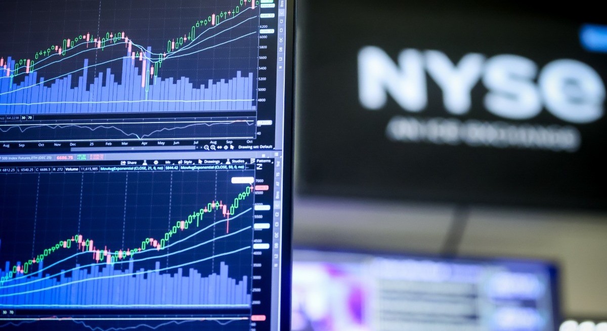 Most S&P 500 companies in four years are beating sales estimates