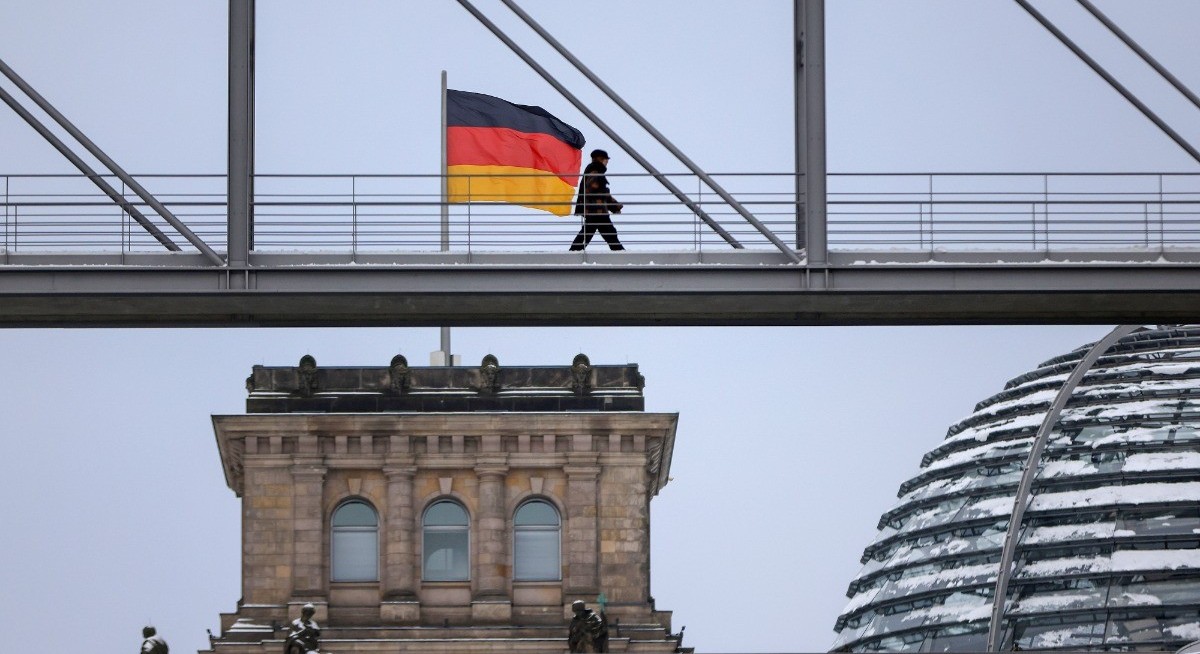 Germany’s new 20-year bond sale draws near record demand