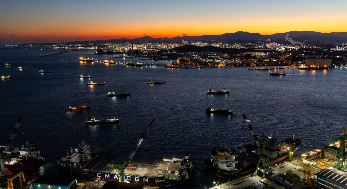 A huge bet on supertankers reverberates through the oil market