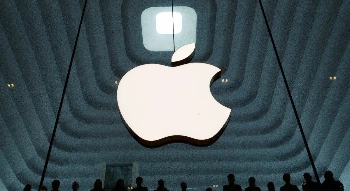 Apple fined £390,000 by UK over Russian sanction breaches