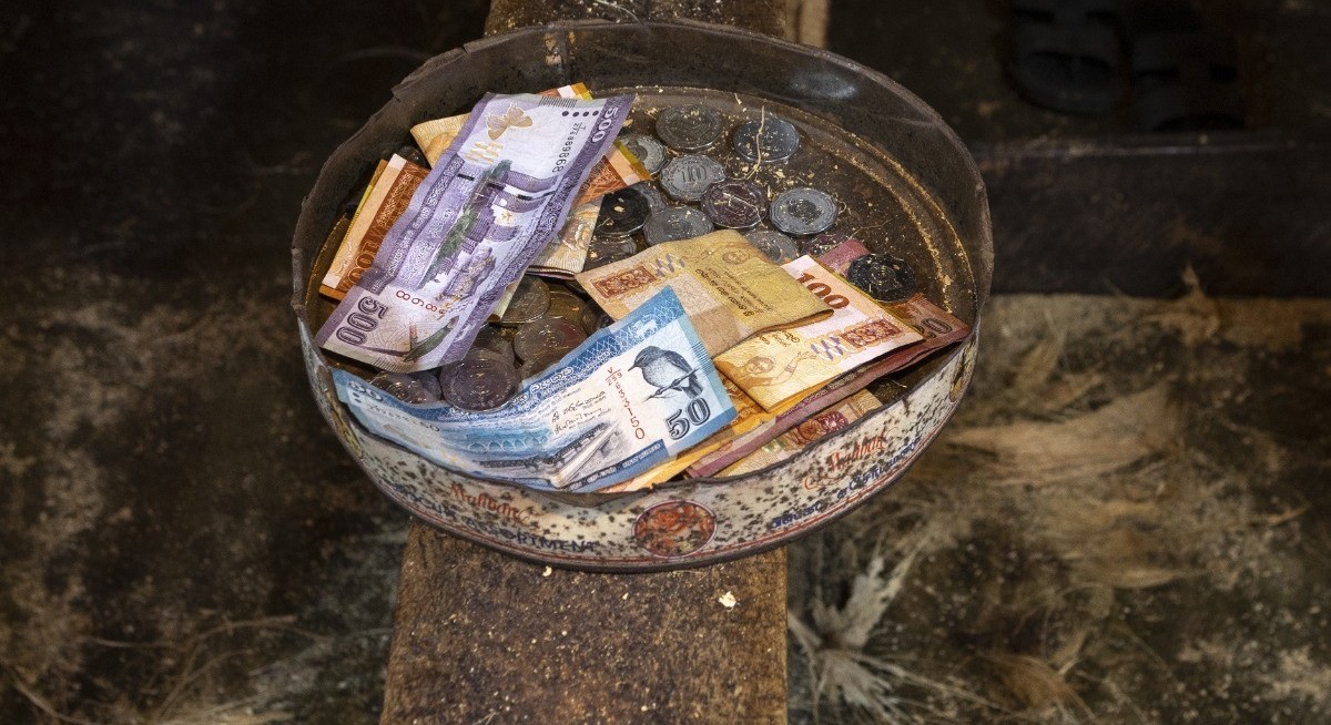 Sri Lanka rupee to recover from plunge as oil to ease, BMI says
