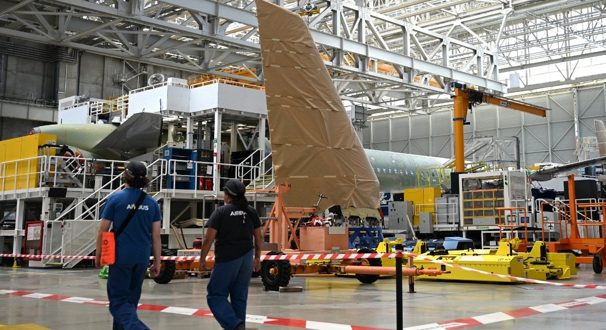 EIB pledges record €3 bil Airbus loan for tech development
