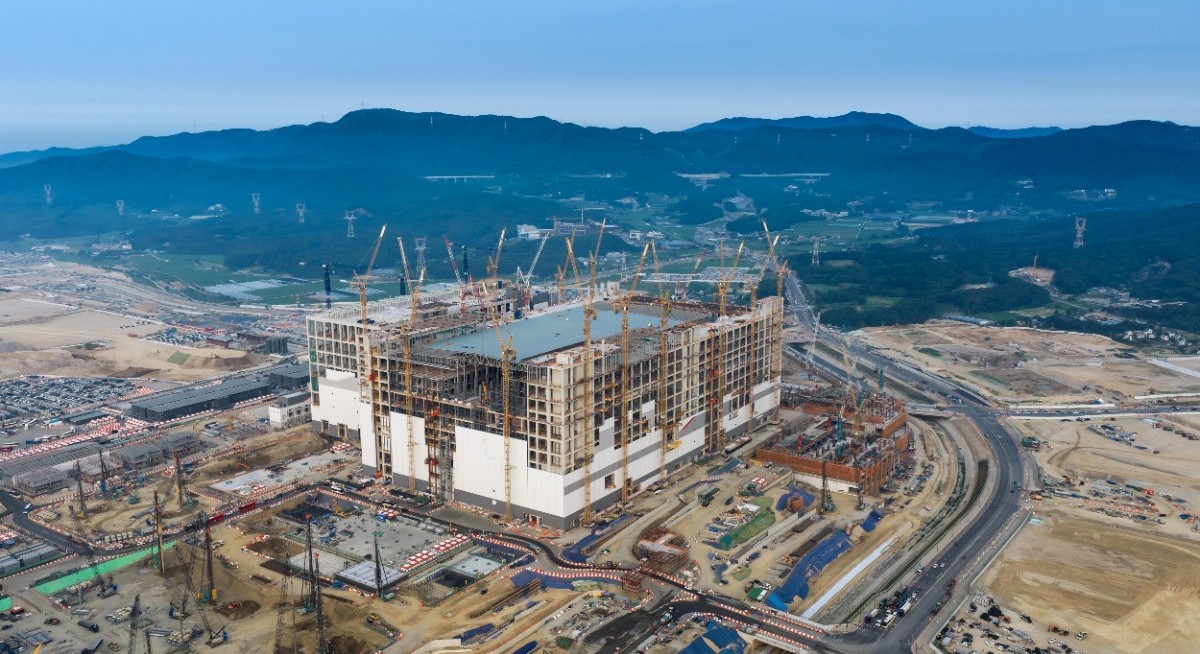 Korea considers new investment fund using tax windfall from AI