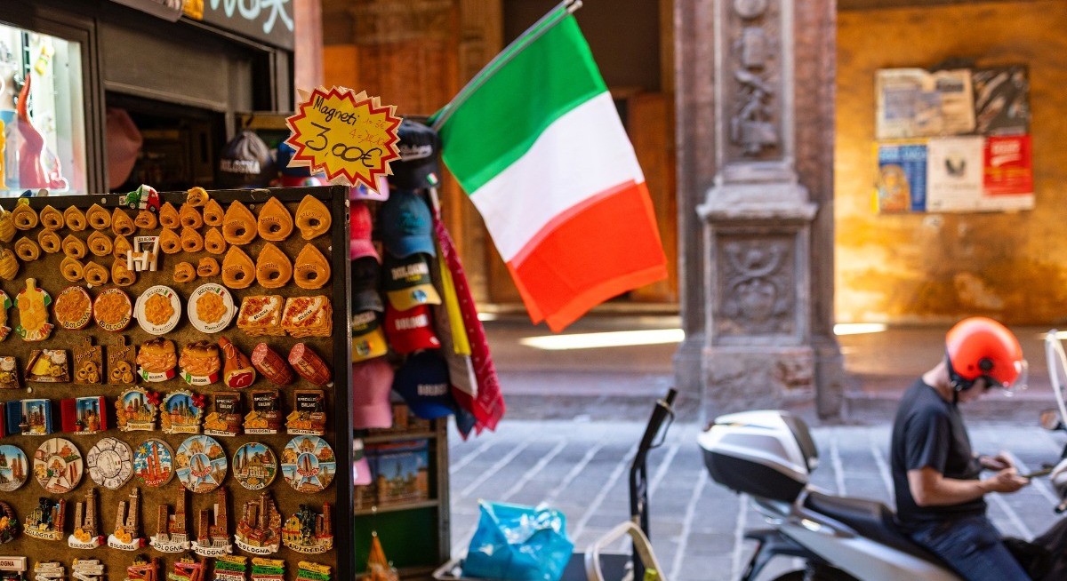 Italy seeks US$6 bil in first dollar-bond sale since 2021