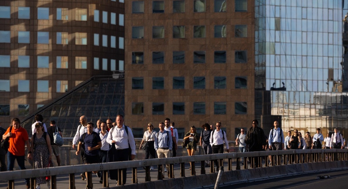 UK payrolls fall, vacancies at five-year low in weak job market