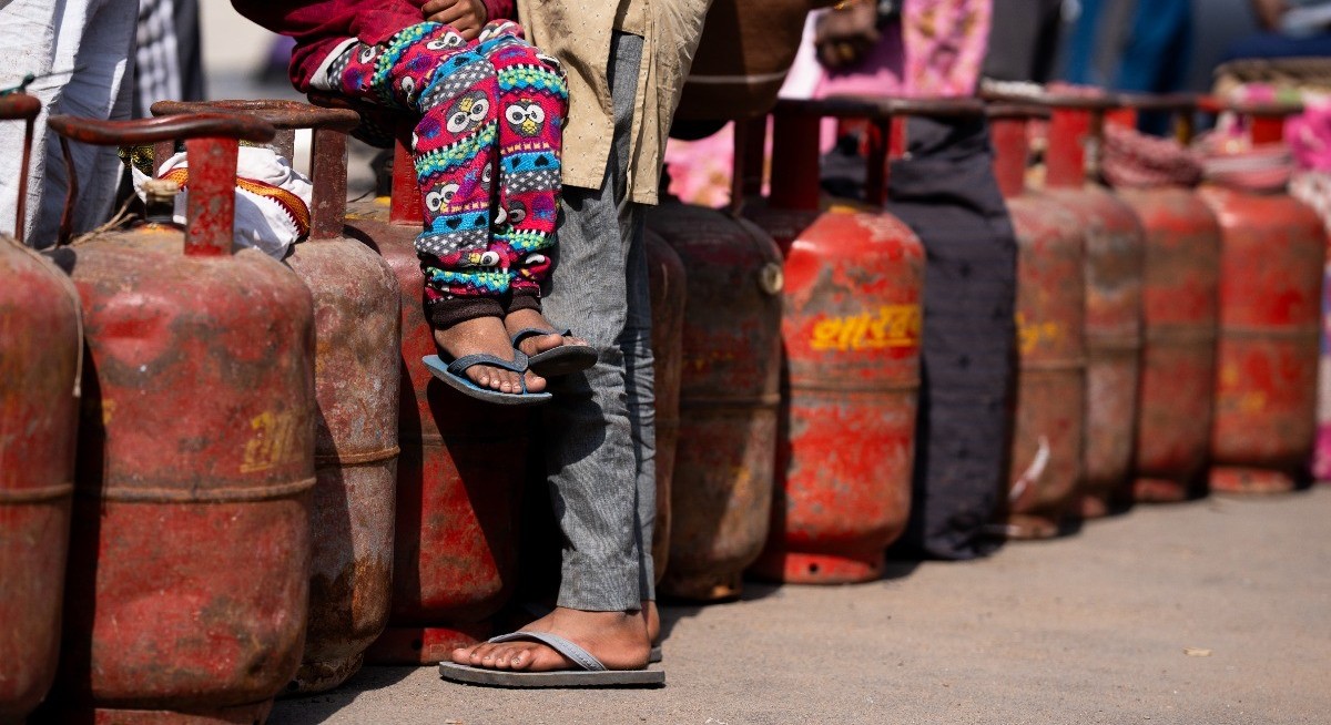 US gas buyers cancel cargoes as Iran war sends freight soaring