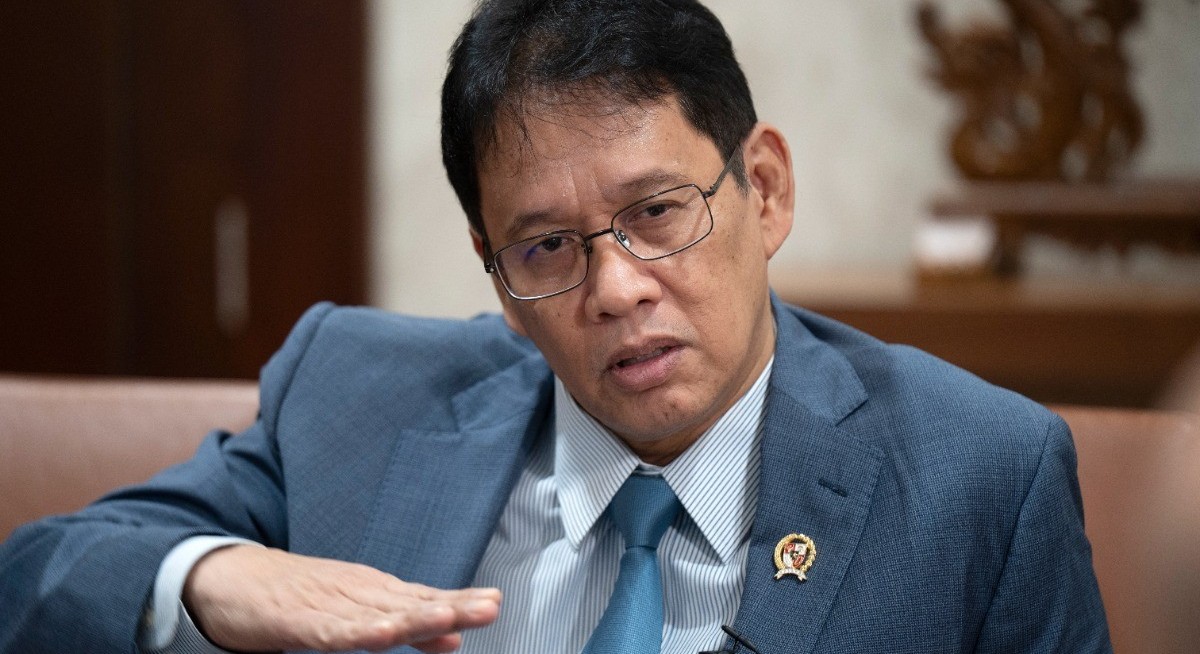 Indonesia commits to low fuel prices to defend growth, stability