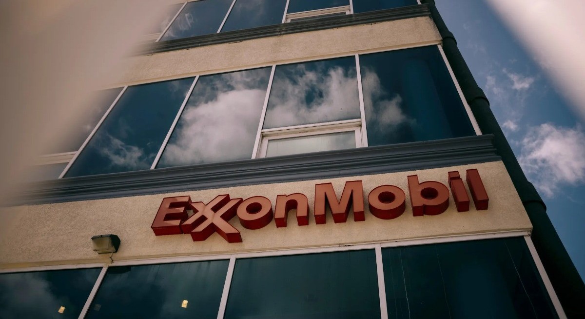 Exxon beats estimates as growth, refining cushion oil drop