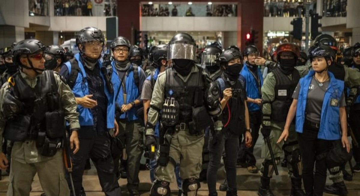 Hong Kong slows further with business outlook worst since 2008