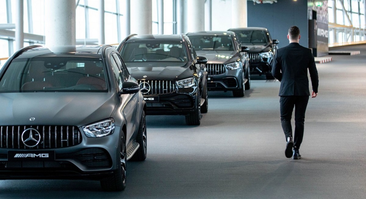 Carmakers feel chip crisis easing as global growth slows