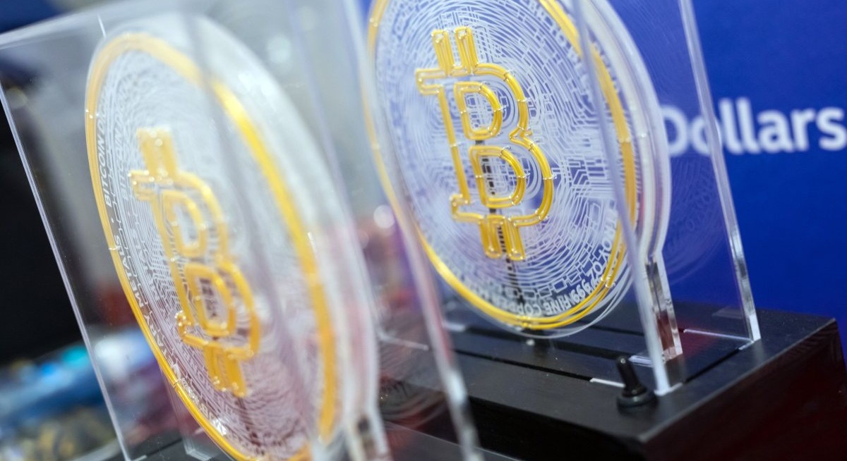 Bitcoin extends recent bout of volatility in climb back toward US$30,000