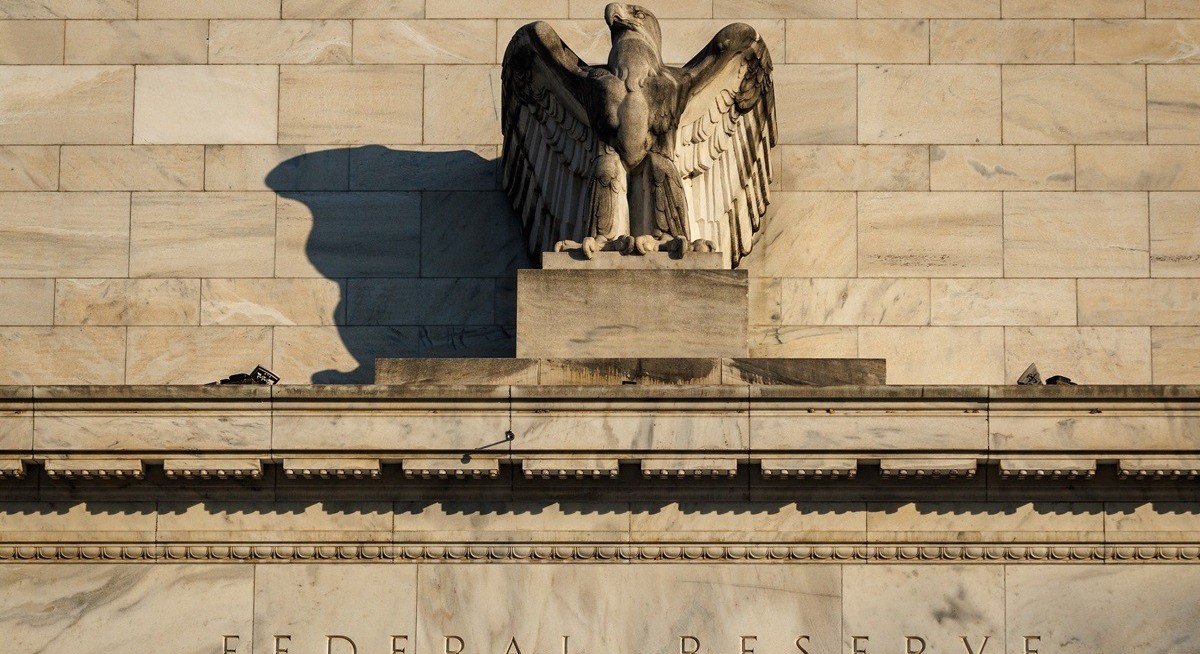 US bank reserves fall second week, extend drop below US$3 tril