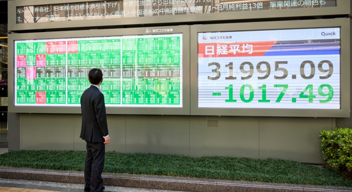 Asian stocks set to ebb as global equity rally stalls