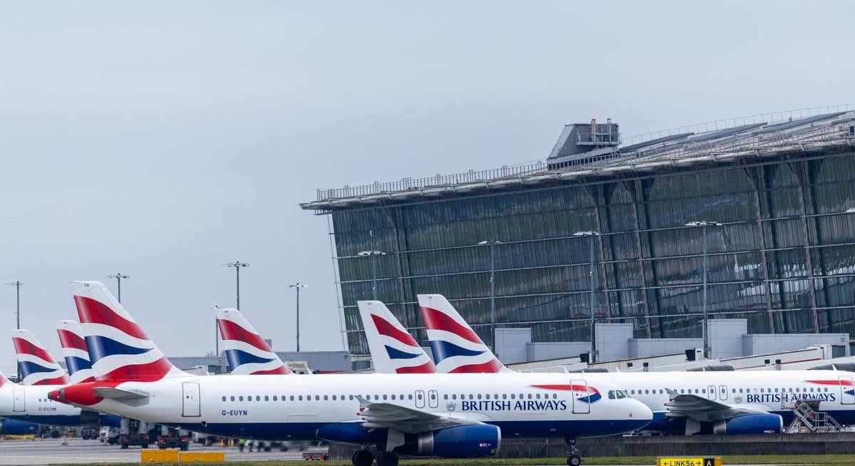 Global airlines halt Gulf flights after US strikes on Iran