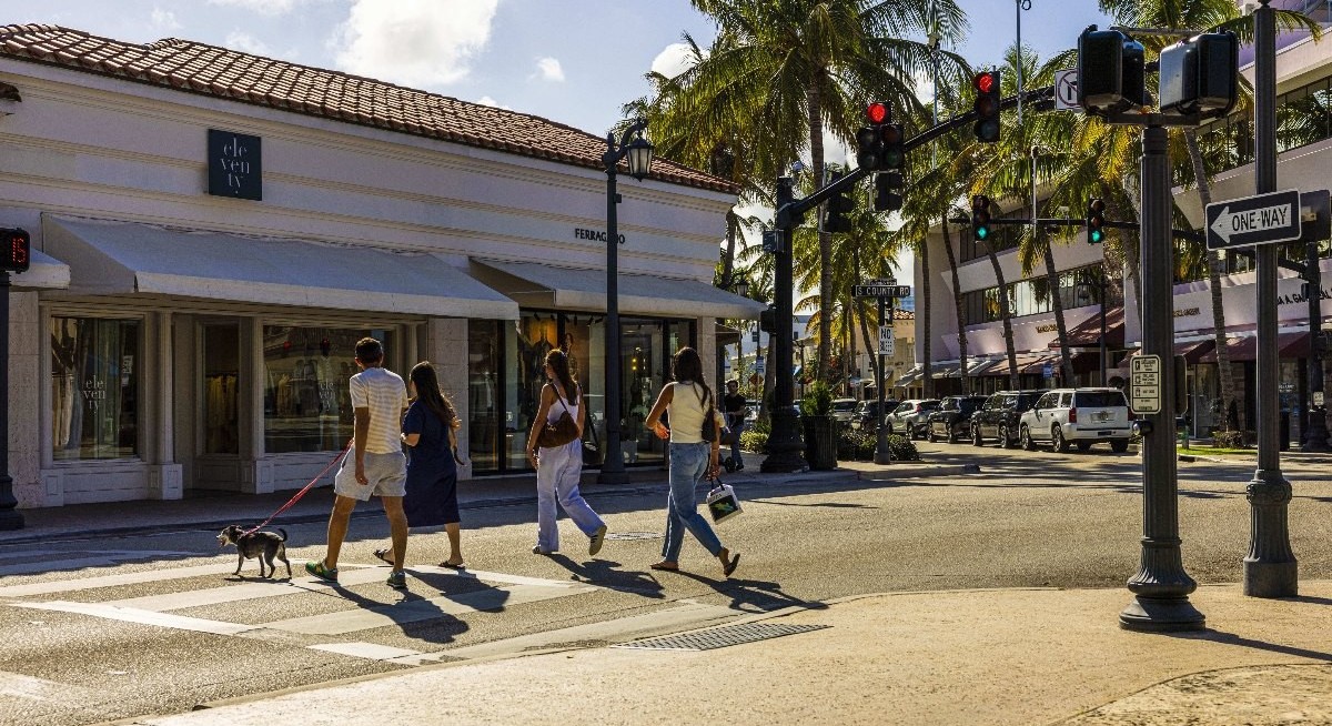 US consumer confidence drops on broad concerns about economy