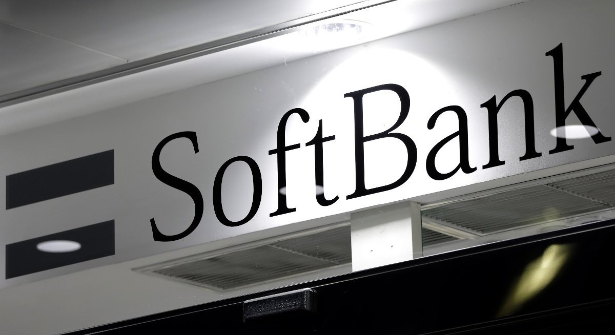 SoftBank backs startup building giant floating climate stations