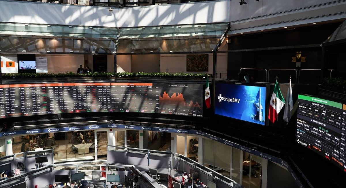 Emerging-markets mavericks target regional funds for big payoffs