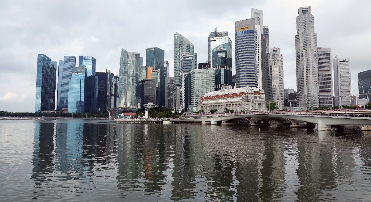 Singapore bonds lure buyers despite turning expensive versus US