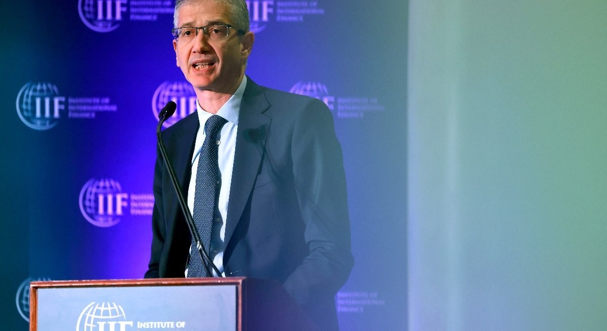 New BIS head warns against threats to central bank independence