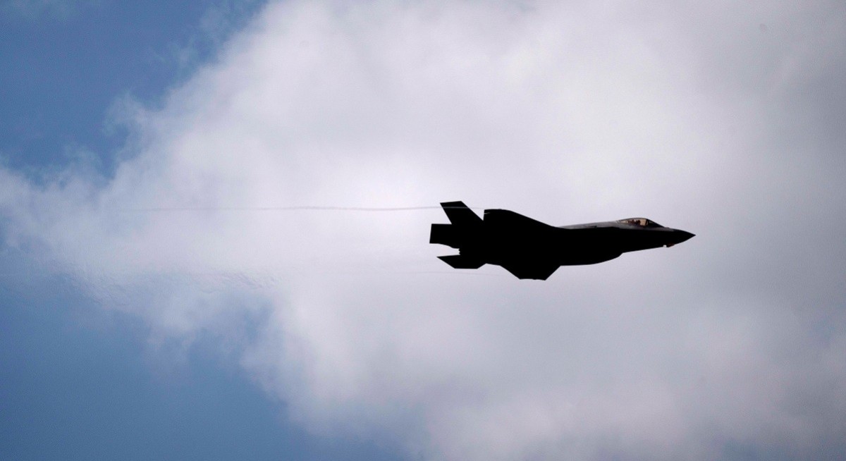 Defence shares rise, conflicts loom on prospect of US stakes