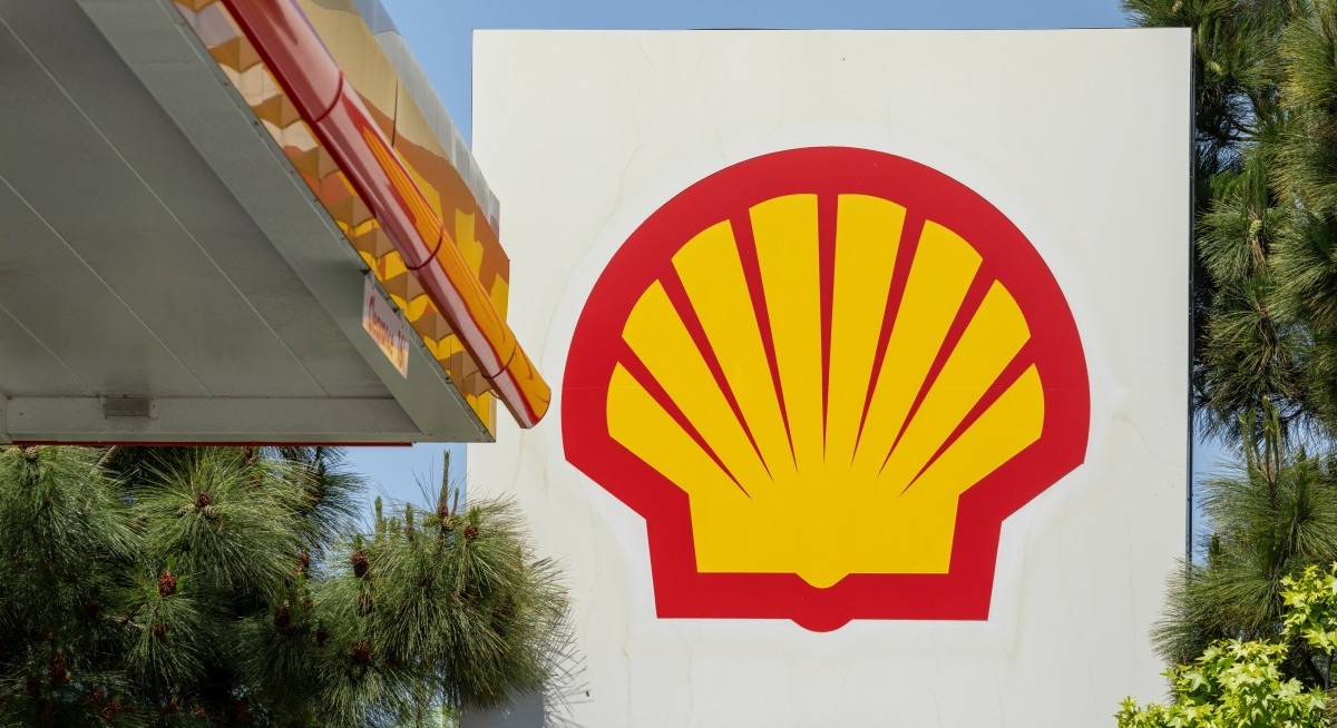 Shell, BP gas stations run dry in Indonesia on import curbs