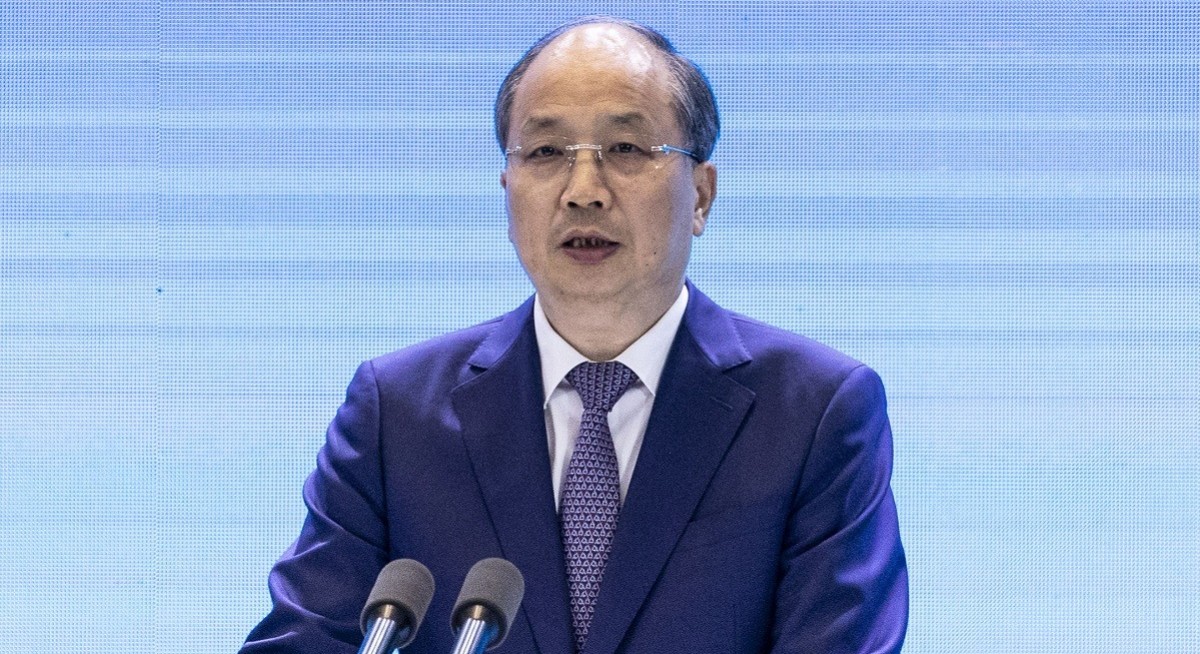 China probes ex-securities regulator for alleged violations