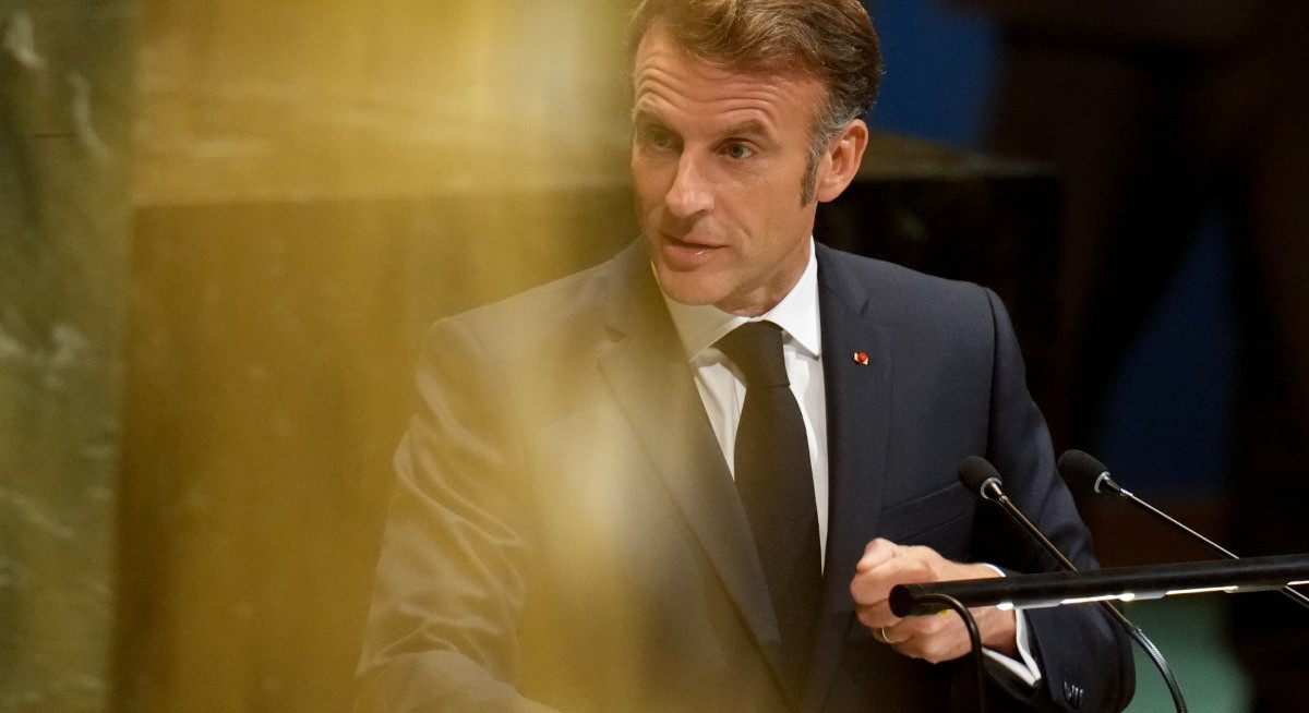 Macron courts Wall Street leaders, pitching French stability