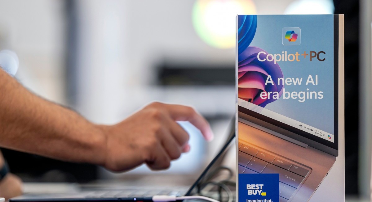 Microsoft partners with OpenAI rival Anthropic on AI copilot