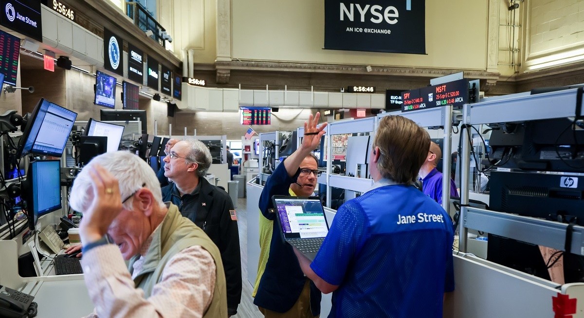 S&P 500 sees longest winning streak since May on AMD-OpenAI deal