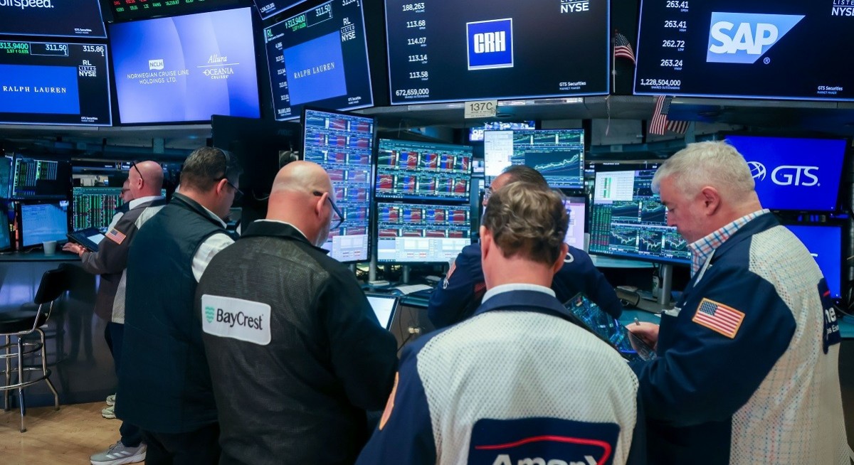 Stocks priced near perfection as analyst profit sentiment wanes