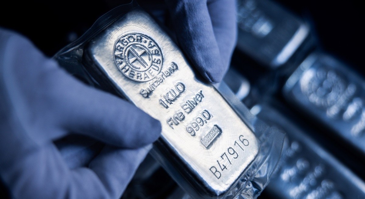 Silver hits all-time high as London squeeze upends market