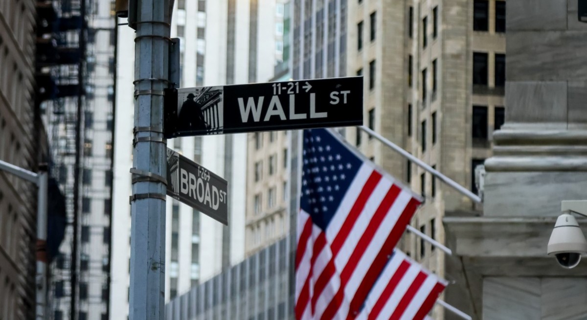 US stocks climb on hopes US-China talks will go well