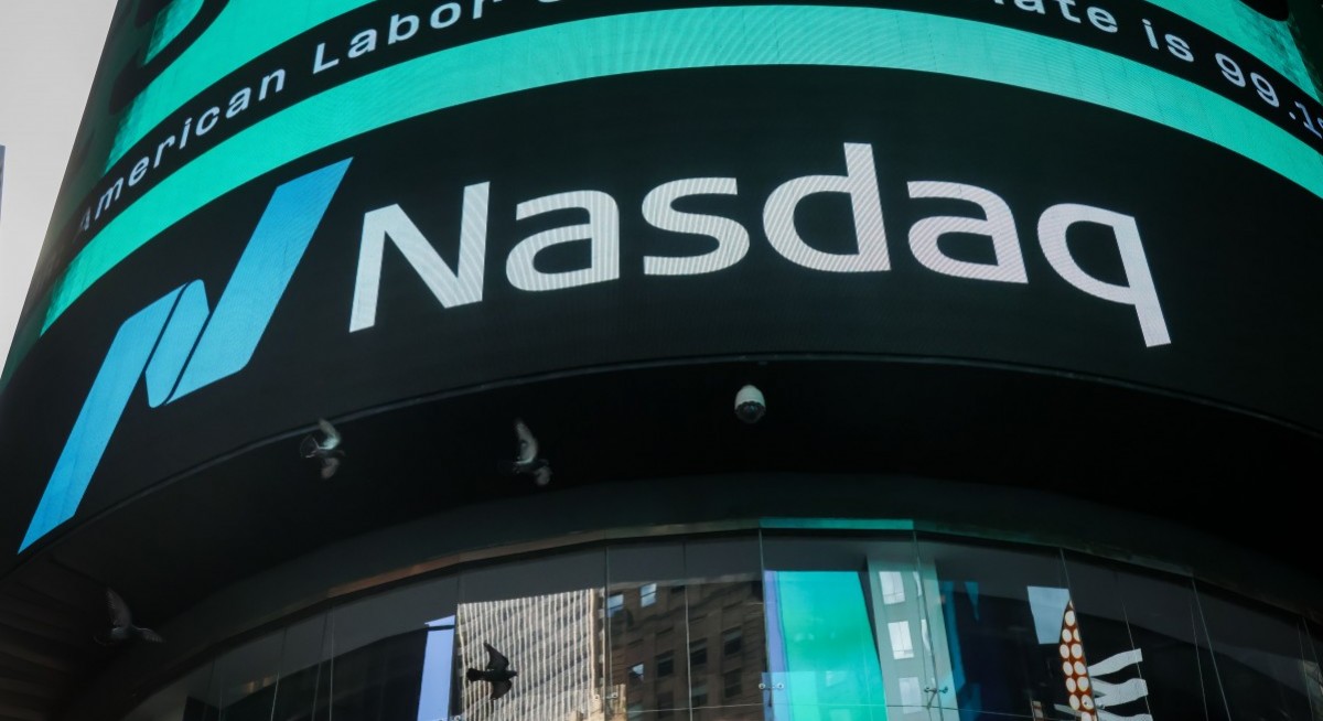 US stocks get tech lift in run-up to AI earnings test